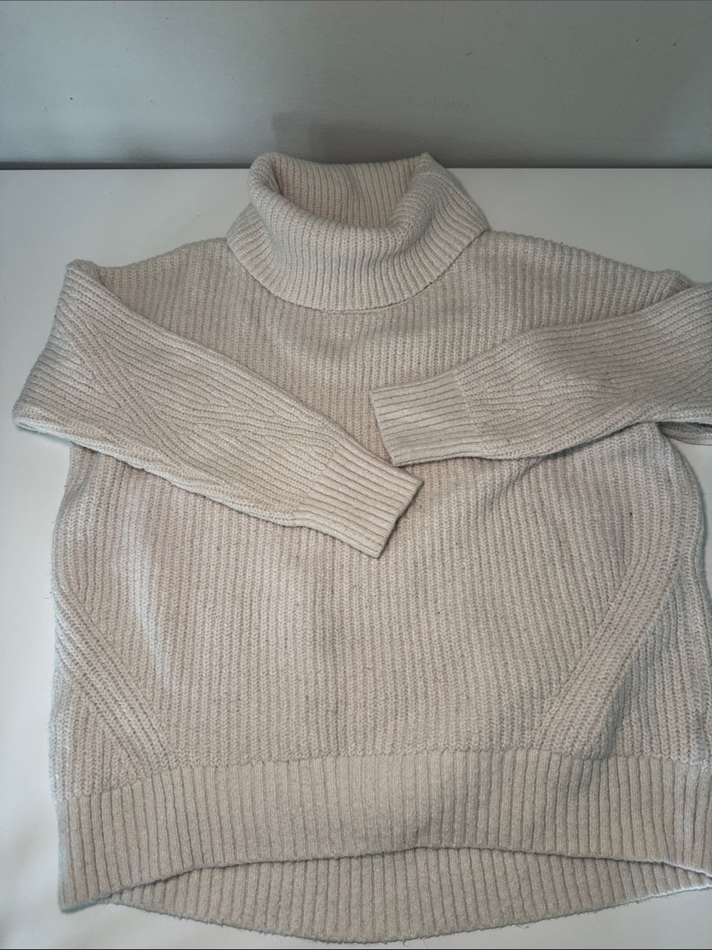 Old Navy Cream Ribbed Turtleneck Sweater women’s Large